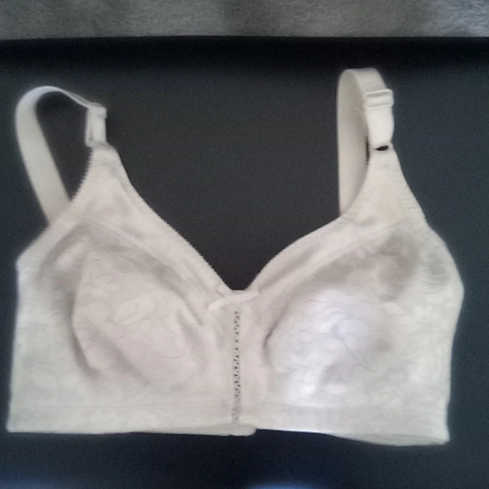 Beige Bali Bra Size 34D - Picture 5 of 5